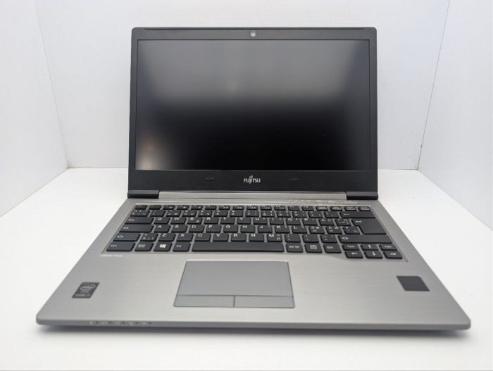 Ноутбук Fujitsu LifeBook U745 / 14" (1920x1080) IPS / Intel Core i7-5600U (2 (4) ядра по 2,6 - 3,2 ГГц) / 12 ГБ DDR3 / 120 ГБ SSD / Intel HD Graphics 5500 / Веб-камера / АКБ не тримає заряд б/в - изображение 3