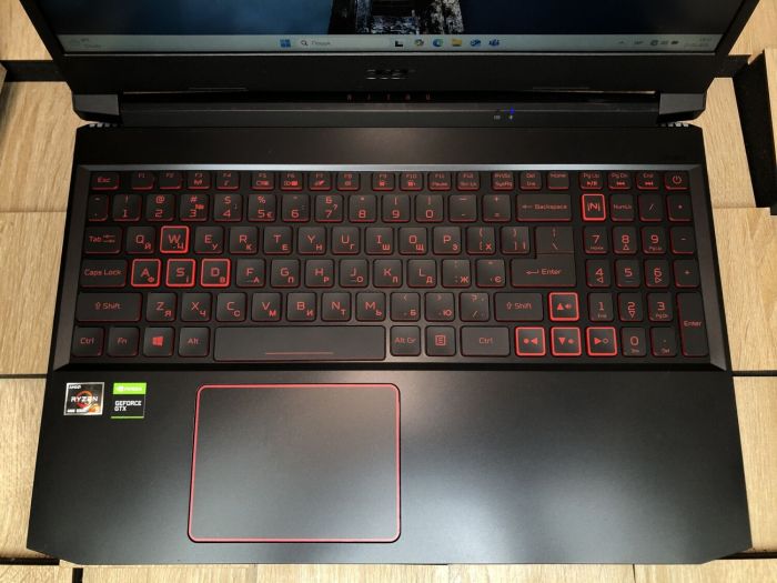Ігровий ноутбук Б-клас Acer Nitro 5 AN515-44 / 15.6" (1920x1080) IPS / AMD Ryzen 5 4600H (6 (12) ядер по 3.0 - 4.0 GHz) / 16 GB DDR4 / 256 GB SSD M.2 / nVidia GeForce GTX 1650, 4 GB GDDR5, 128-bit / WebCam б/в - зображення 4