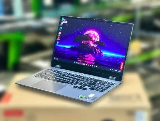 Ігровий ноутбук Lenovo LOQ 15ARP9 / 15.6" (1920x1080) IPS / AMD Ryzen 7 7435HS (8 (16) ядер по 3.1 - 4.5 GHz) / 24 GB DDR5 / 1000 GB SSD M.2 / nVidia GeForce RTX 4070, 8 GB GDDR6, 128-bit / WebCam / Win 11 Home б/в - зображення 4