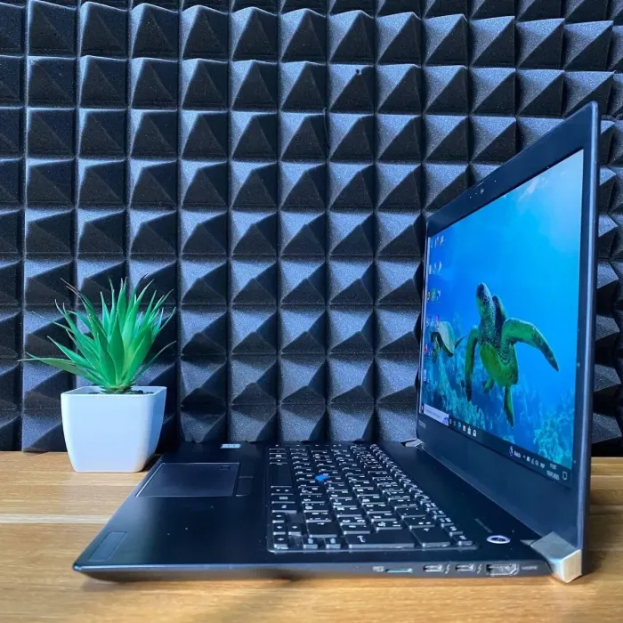 Ноутбук Toshiba Portege x30-E-1GQ / 14" (1920x1080) TN / Intel Core i5-7200U (2 (4) ядра по 2.5 - 3.1 GHz) / 8 GB DDR4 / 256 GB SSD / Intel HD Graphics 620 / WebCam б/в - зображення 4