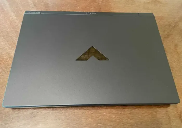 Ігровий ноутбук HP Victus 15-fb0015nr / 15.6" (1920x1080) IPS / AMD Ryzen 5 5600H (6 (12) ядер 3.3 - 4.2 GHz) / 8 GB DDR4 / 512 GB SSD / AMD Radeon RX 6500M, 4 GB GDDR6, 64-bit / WebCam б/у - зображення 3