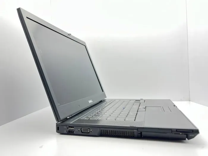 Ноутбук Б-клас Dell Latitude E6500 / 15.6" (1440x900) TN / Intel Core 2 Duo P8700 (2 ядра по 2.53 GHz) / 4 GB DDR3 / 240 GB SSD / Intel GMA 4500MHD Graphics б/в - зображення 4