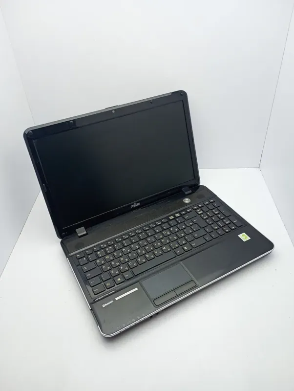 Ноутбук Б-клас Fujitsu Lifebook A531 / 15.6" (1366x768) TN / Intel Core i5-2410M (2 (4) ядра по 2.3 - 2.9 GHz) / 6 GB DDR3 / 320 GB HDD / Intel HD Graphics 3000 / WebCam б/в - зображення 5