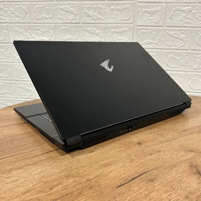 Ігровий ноутбук Б-клас Gigabyte Aorus 7 KB / 17.3" (1920x1080) IPS / Intel Core i7-10750H (6 (12) ядер по 2.6 - 5.0 GHz) / 16 GB DDR4 / 512 GB SSD / nVidia GeForce RTX 2060, 6 GB GDDR6, 192-bit / WebCam б/в - зображення 6