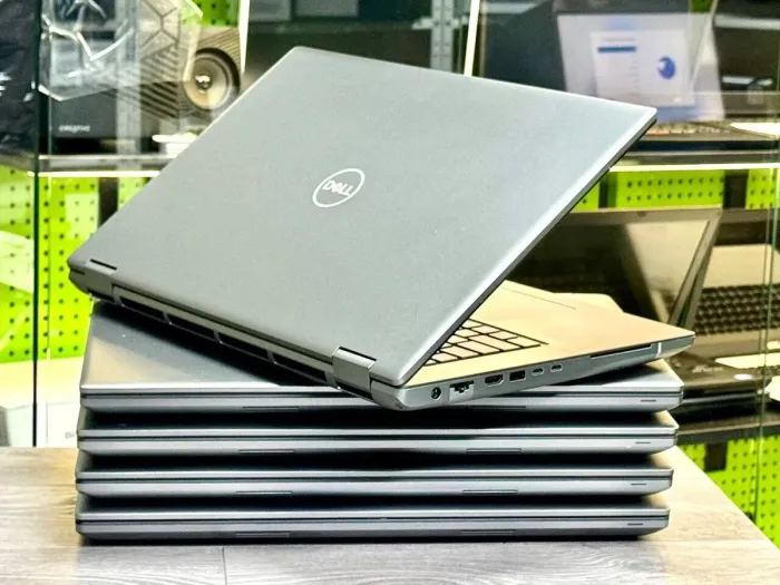 Мобільна робоча станція Dell Precision 7780 / 17,3" (1920x1080) IPS / Intel Core i9-13950HX (24 (32) ядра по 2,2 - 5,5 ГГц) / 128 ГБ DDR5 / 512 ГБ SSD M.2 / nVidia Quadro RTX 5000, 16 ГБ GDDR6, 256-біт / WebCam / Win 11 Pro б/в - зображення 5