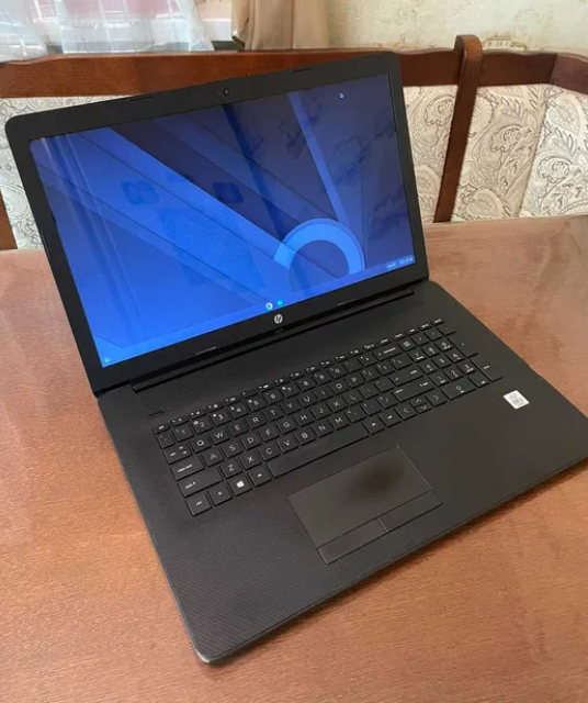 Ультрабук HP 17-by3613dx / 17.3" (1600x900) TN / Intel Core i5-1035G1 (4 (8) ядра по 1.0 - 3.6 GHz) / 8 GB DDR4 / 256 GB SSD (NVMe PCIe) / Intel UHD Graphics (10th Gen) / WebCam б/в - зображення 2