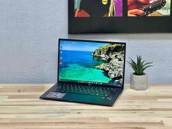 Ультрабук LG Gram 14Z90P / 14" (1920x1080) IPS / Intel Core i7-1165G7 (4 (8) ядра по 2.8 - 4.7 GHz) / 8 GB DDR4 / 512 GB SSD / Intel Iris Xe Graphics / WebCam / Win 11 Home б/в - зображення 4