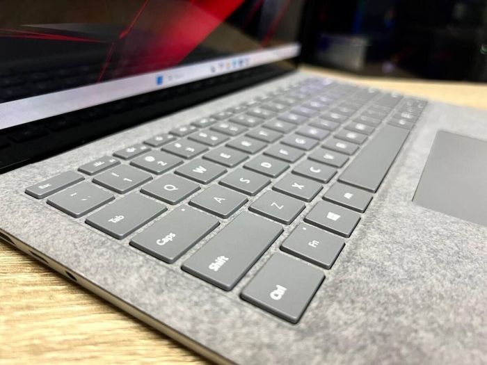 Ультрабук Microsoft Surface Laptop 3 / 13.5" (2256x1504) IPS Touch / Intel Core i7-1065G7 (4 (8) ядра по 1.3 - 3.9 GHz) / 16 GB DDR4 / 256 GB SSD / Intel Iris Plus Graphics / WebCam б/в - зображення 3