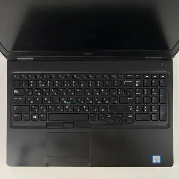 Ультрабук Б-клас Dell Latitude 5590 / 15.6" (1920x1080) IPS / Intel Core i7-8650U (4 (8) ядра по 1.9 - 4.2 GHz) / 16 GB DDR4 / 256 GB SSD / Intel UHD Graphics 620 / WebCam / SIM б/в - зображення 3