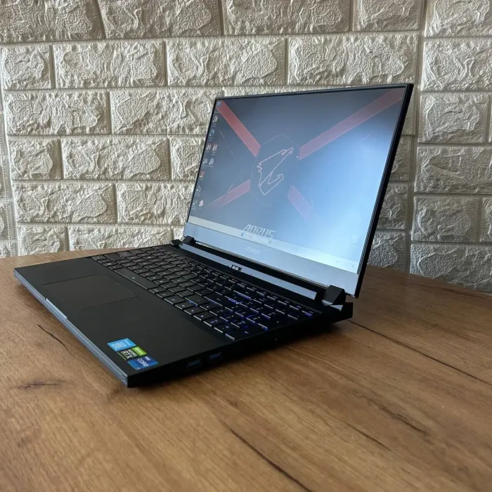 Ігровий ноутбук Gigabyte Aorus 5 SE4 / 15.6" (1920x1080) IPS / Intel Core i7-12700H (14 (20) ядер по 3.5 - 4.7 GHz) / 16 GB DDR4 / 512 GB SSD / nVidia GeForce RTX 3070, 8 GB GDDR6, 256-bit / WebCam б/в - зображення 5