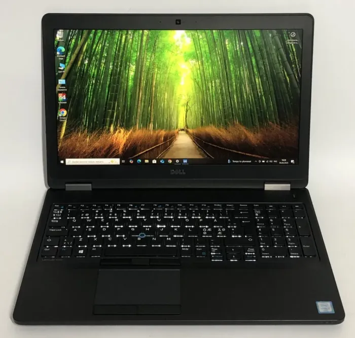 Ігровий ноутбук Б-клас Dell Latitude E5570 / 15.6" (1920x1080) IPS / Intel Core i7-6820HQ (4 (8) ядра по 2.7 - 3.6 GHz) / 16 GB DDR4 / 256 GB SSD / AMD Radeon R7 M370, 2 GB GDDR5, 128-bit / WebCam / Win 10 Pro б/в - зображення 2