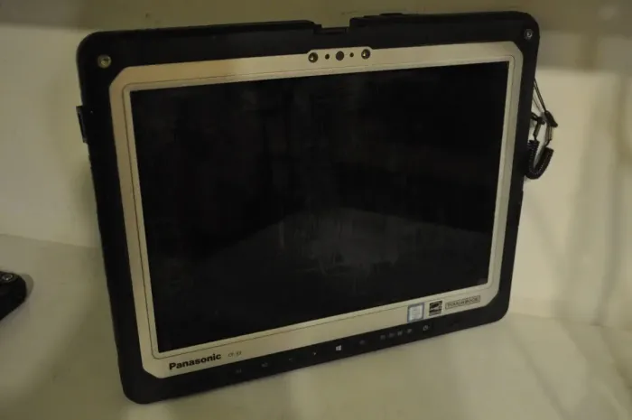 Захищений нетбук-трансформер Б-клас Panasonic ToughBook CF-33 MK2 / 12" (2160x1440) IPS Touch / Intel Core i5-7300U (2 (4) ядра по 2.6 - 3.5 GHz) / 8 GB DDR4 / 256 GB SSD / Intel HD Graphics 620 / WebCam / Windows 11 Pro б/в - зображення 9