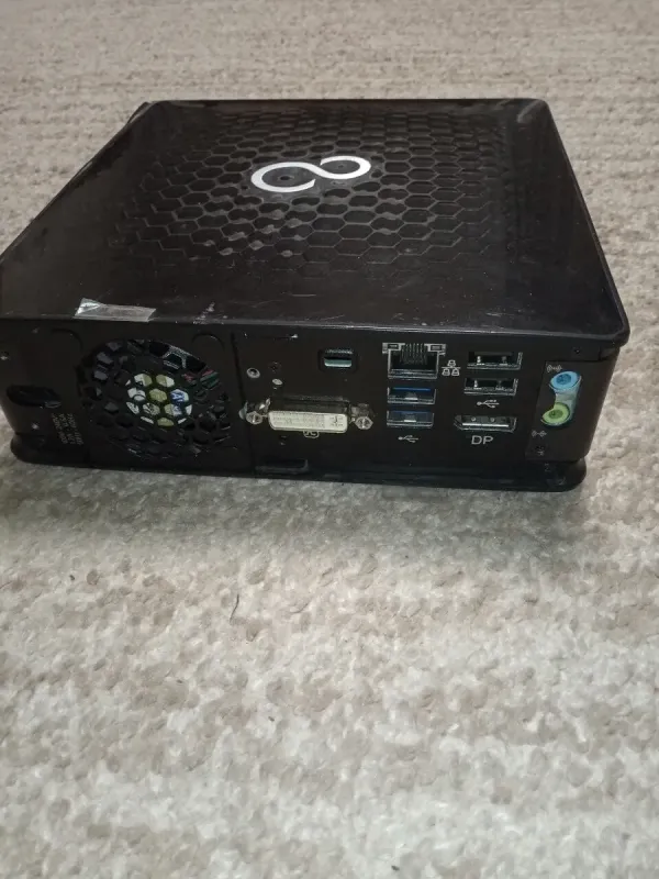 Неттоп Б-клас Fujitsu Esprimo Q920 USFF / Intel Core i5-4590T (4 ядра по 2.0 - 3.0 GHz) / 6 GB DDR3 / 240 GB SSD / Intel HD Graphics 4600 б/в - зображення 3