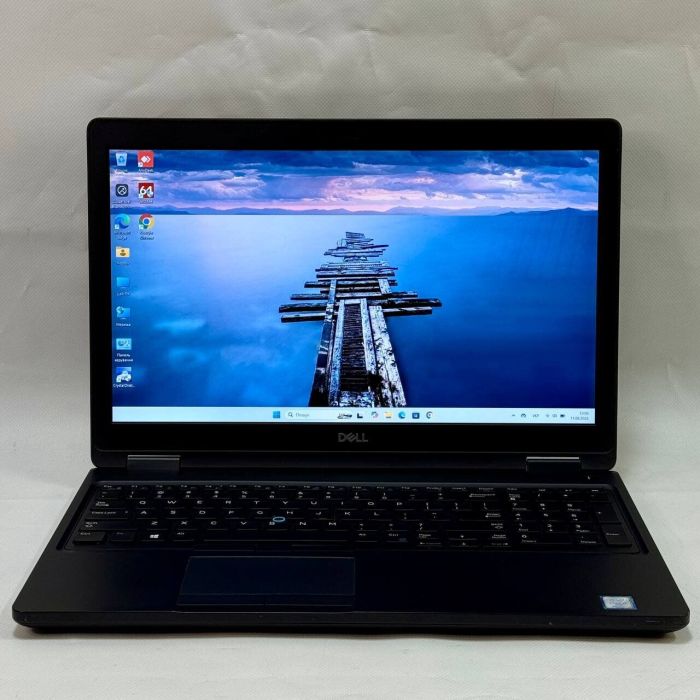 Ноутбук Б-клас Dell Latitude 5590 / 15.6" (1920x1080) IPS Touch / Intel Core i7-8650U (4 (8) ядра по 1.9 - 4.2 GHz) / 16 GB DDR4 / 256 GB SSD / Intel UHD Graphics 620 / WebCam / Windows 11 Pro б/в - зображення 2