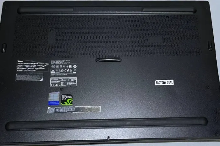 Ігровий ноутбук Б-клас MSI GS65 Stealth Thin 8RF / 15.6" (1920x1080) IPS / Intel Core i7-8750H (6 (12) ядер по 2.2 - 4.1 GHz) / 32 GB DDR4 / 512 GB SSD / nVidia GeForce GTX 1070 Max-Q, 8 GB GDDR5, 256-bit / WebCam / Win 11 Pro б/в - зображення 7