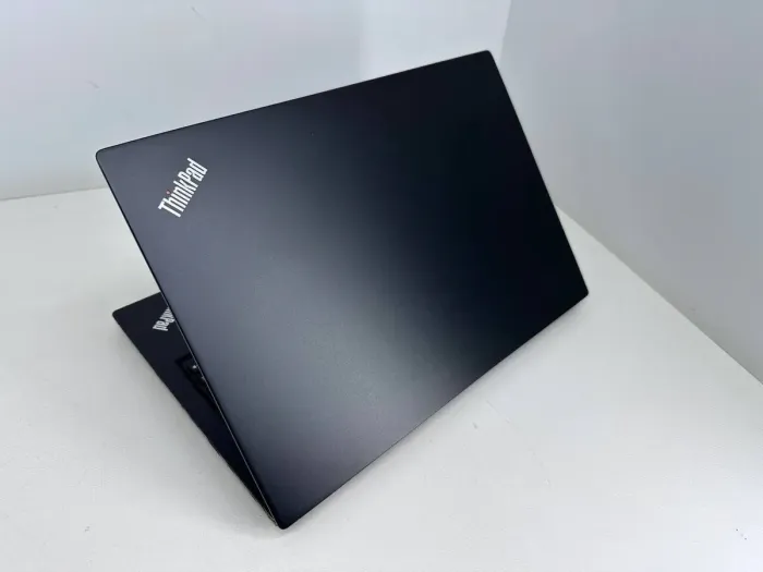 Ультрабук Lenovo ThinkPad L390 / 13.3" (1366x768) TN / Intel Core i5-8365U (4 (8) ядра по 1.6 - 4.1 GHz) / 8 GB DDR4 / 256 GB SSD / Intel UHD Graphics 620 / WebCam б/в - зображення 3