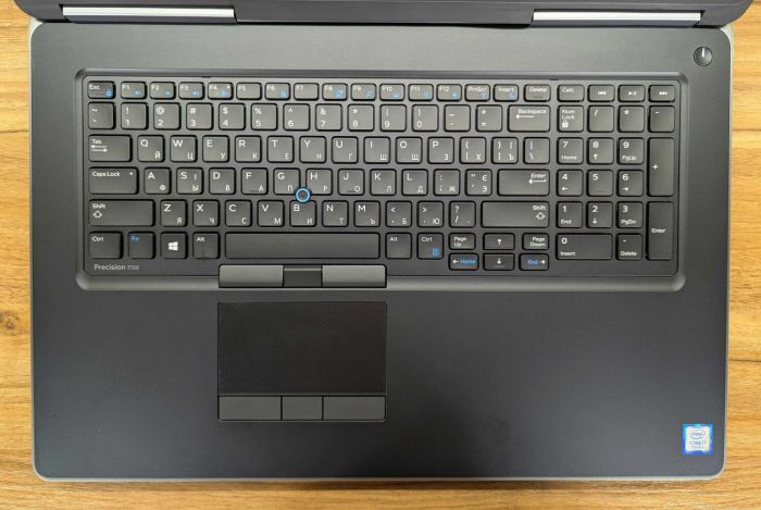 Мобільна робоча станція Dell Precision 7720 / 17,3" (1920x1080) IPS / Intel Core i7-7820HQ (4 (8) ядра по 2.9 - 3.9 GHz) / 32 GB DDR4 / 512 GB SSD / nVidia Quadro P4000, 8 GB GDDR5, 256-bit / Windows 10 б/в - зображення 3