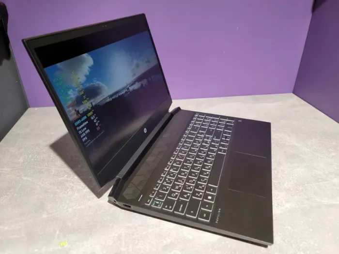 Ігровий ноутбук HP Pavilion Gaming 15-EС2823NO / 15.6" (1920x1080) IPS / AMD Ryzen 5 5600H (6 (12) ядер по 3.3 - 4.2 GHz) / 16 GB DDR4 / 1000 GB SSD / nVidia GeForce RTX 3050, 4 GB GDDR6, 128-bit / WebCam б/в - зображення 3