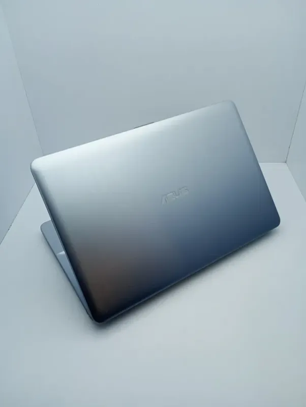 Ноутбук Asus A541 / 15.6" (1366x768) TN / Intel Celeron N3350 (2 ядра по 1.1 - 2.4 GHz) / 4 GB DDR3 / 120 GB SSD / Intel HD Graphics / WebCam б/в - зображення 8