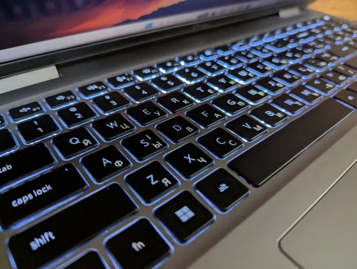 Мобільна робоча станція Dell Precision 3570 / 15,6" (1920x1080) IPS / Intel Core i7-1265U (10 (12) ядер по 3,6 - 4,8 ГГц) / 16 ГБ DDR4 / 512 ГБ SSD / nVidia T550, 4 ГБ GDDR6, 64-біт / WebCam / Windows 11 б/в - зображення 6