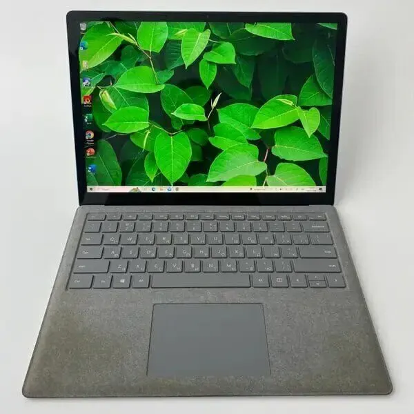 Ультрабук Б-клас Microsoft Surface Laptop 2 / 13.5" (2256x1504) IPS Touch / Intel Core i5-8250U (4 (8) ядра по 1.6 - 3.4 GHz) / 8 GB DDR3 / 128 GB SSD / Intel UHD Graphics 620 / WebCam б/в - зображення 2