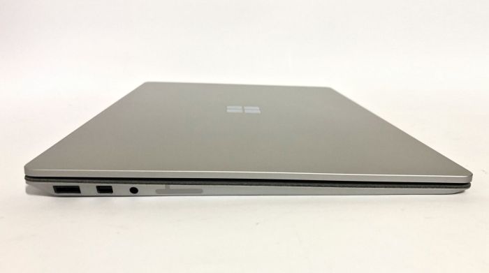 Ультрабук Microsoft Surface Laptop 2 1769 / 13.5" (2256x1504) IPS Touch / Intel Core i5-8350U (4 (8) ядра по 1.7 - 3.6 GHz) / 8 GB DDR4 / 128 GB SSD NVMe / Intel UHD Graphics 620 / WebCam / Win 11 Pro б/в - зображення 4