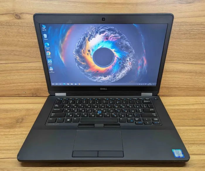 Ноутбук Б-клас Dell Latitude E5470 / 14" (1366x768) TN / Intel Core i5-6300U (2 (4) ядра по 2.4 - 3.0 GHz) / 8 GB DDR4 / 256 GB SSD / Intel HD Graphics 520 / WebCam / HDMI / Windows 10 б/в - зображення 2