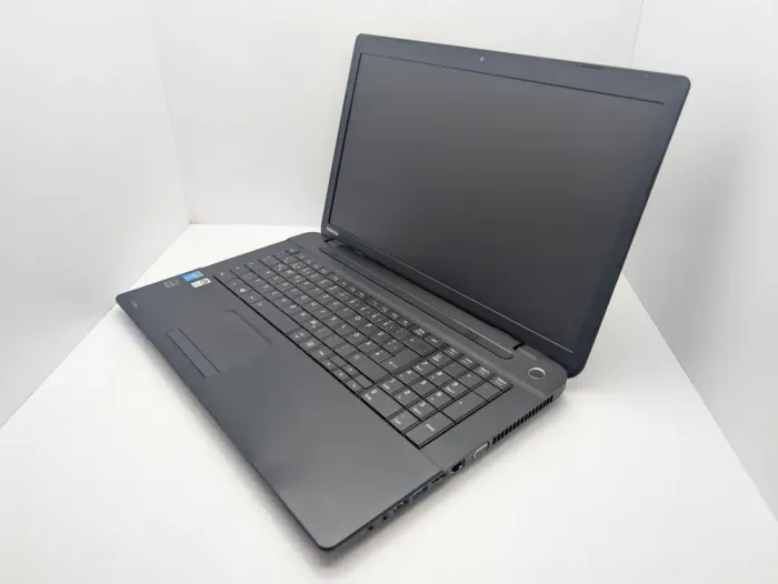 Ноутбук Toshiba Satellite PRO C70-B / 17.3" (1600x900) TN / Intel Core i3-4005U (2 (4) ядра по 1.7 GHz) / 6 GB DDR3 / 500 GB HDD / Intel HD Graphics 4400 / WebCam б/в - зображення 4