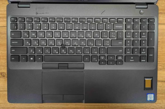 Ноутбук Dell Precision 3540 / 15.6" (1920x1080) IPS / Intel Core i7-8665U (4 (8) ядра по 1.9 - 4.8 GHz) / 16 GB DDR4 / 512 GB SSD / AMD Radeon Pro WX 2100, 2 GB GDDR5, 64-bit / WebCam / TouchID / Windows 10 б/в - зображення 3