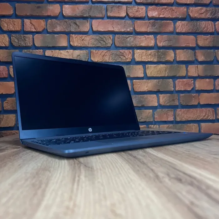 Ноутбук Б-клас HP 250 G9 (6F216EA) / 15.6" (1920x1080) IPS / Intel Core i5-1235U (10 (12) ядер по 3.3 - 4.4 GHz) / 16 GB DDR5 / 512 GB SSD / Intel Iris Xe Graphics / WebCam / HDMI б/в - зображення 3