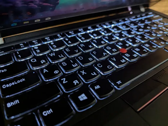 Ультрабук Lenovo ThinkPad T14 Gen 1 / 14" (1920x1080) IPS / Intel Core i5-10310U (4 (8) ядра по 1.7 - 4.4 GHz) / 32 GB DDR4 / 512 GB SSD / Intel UHD Graphics / WebCam / TouchID / Windows 10 б/в - зображення 6