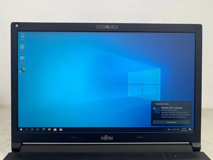 Ноутбук Б-клас Fujitsu LifeBook E554 / 15.6" (1920x1080) IPS / Intel Core i5-4210M (2 (4) ядра по 2.6 - 3.2 GHz) / 8 GB DDR3 / 240 GB SSD / Intel HD Graphics 4600 / WebCam б/в - зображення 3