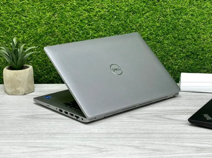 Ультрабук Dell Latitude 5430 / 14" (1920x1080) IPS Touch / Intel Core i5-1235U (10 (12) ядер по 1.3 - 4.4 GHz) / 16 GB DDR4 / 512 GB SSD M.2 / Intel Iris Xe Graphics / WebCam / Win 11 Pro б/в - зображення 7