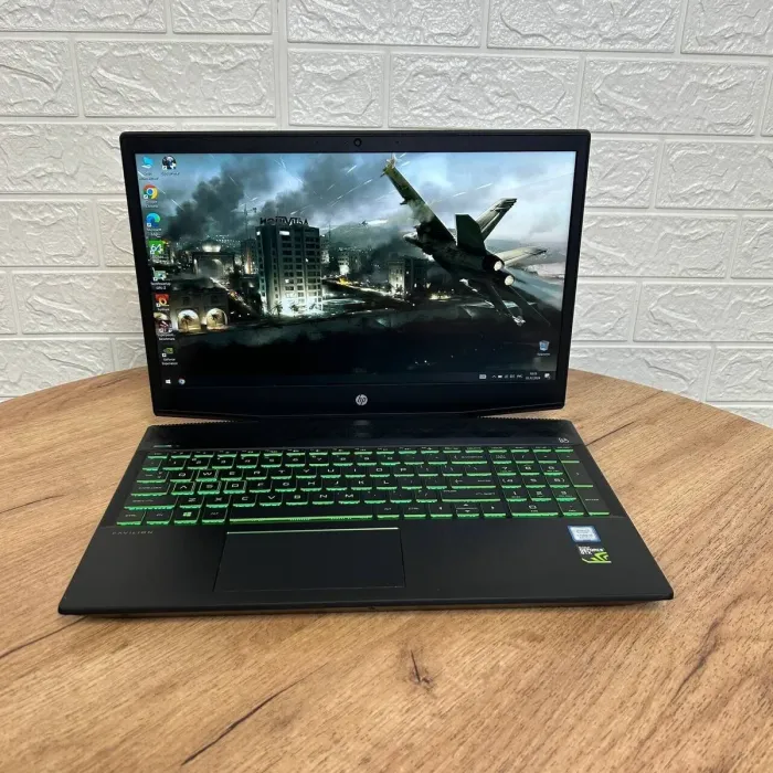 Ігровий ноутбук Б-клас HP Pavilion Gaming 15-cx0056wm / 15.6" (1920x1080) IPS / Intel Core i5-8300H (4 (8) ядра по 2.3 - 4.0 GHz) / 16 GB DDR4 / 512 GB SSD / nVidia GeForce GTX 1050 Ti, 4 GB GDDR5, 128-bit / WebCam б/у - зображення 2