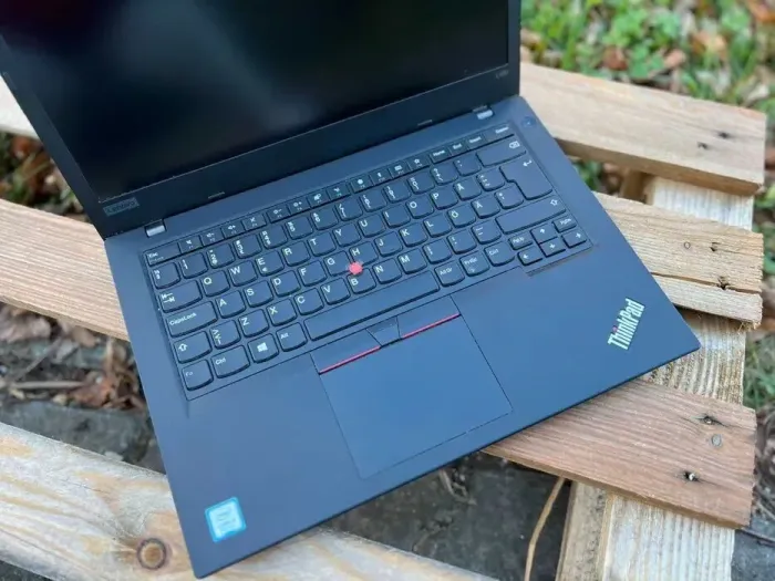 Ультрабук Lenovo ThinkPad L490 / 14" (1920x1080) IPS / Intel Core i3-8145U (2 (4) ядра по 2.1 - 3.9 GHz) / 8 GB DDR4 / 512 GB SSD M.2 / Intel UHD Graphics / WebCam / Windows 10 б/в - зображення 3