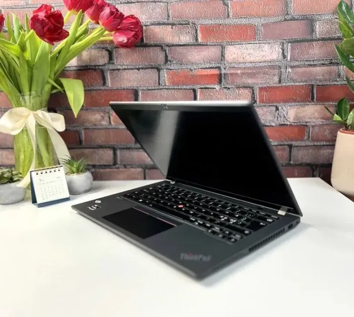 Ультрабук Lenovo ThinkPad T14 Gen 3 / 14" (1920x1080) IPS / AMD Ryzen 5 Pro 6650U (6 (12) ядер по 2.9 - 4.5 GHz) / 16 GB DDR4 / 256 GB SSD M.2 / AMD Radeon 660M Graphics / WebCam б/в - зображення 8