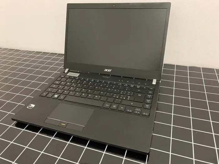 Ноутбук Б-клас Acer TravelMate P645-S / 14" (1366x768) TN / Intel Core i5-5300U (2 (4) ядра по 2.3 - 2.9 GHz) / 4 GB DDR3 / 256 GB SSD / Intel HD Graphics 5500 / WebCam / HDMI б/в - зображення 3