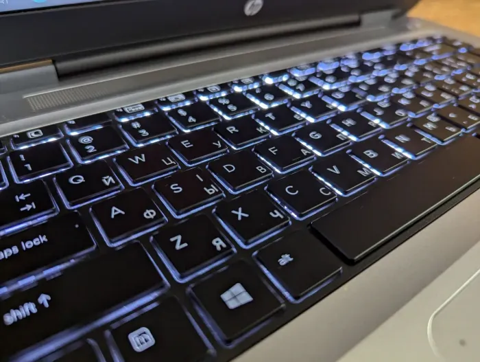 Ноутбук Б-клас HP ProBook 640 G2 / 14" (1920x1080) IPS / Intel Core i7-6600U (2 (4) ядра по 2.6 - 3.4 GHz) / 8 GB DDR4 / 256 GB SSD / Intel HD Graphics 520 / WebCam / Fingerprint / Windows 10 б/в - зображення 7