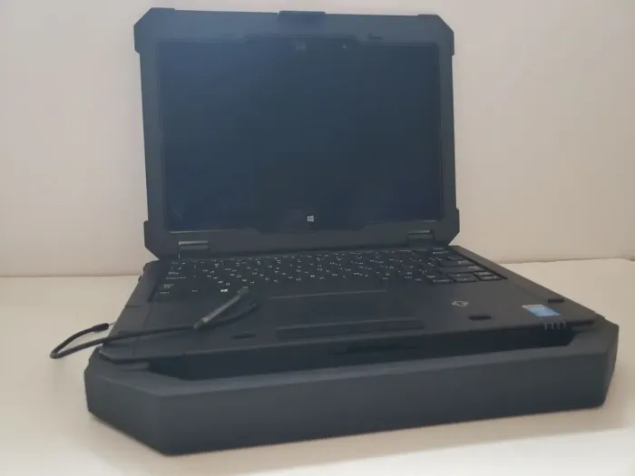Захищений ноутбук-трансформер Dell Latitude 12 Rugged Extreme 7204 / 11.6" (1366x768) IPS Touch / Intel Core i5-4310U (2 (4) ядра по 2.0 - 3.0 GHz) / 8 GB DDR3 / 512 GB SSD / Intel HD Graphics 4400 / WebCam / 4G б/в - зображення 2