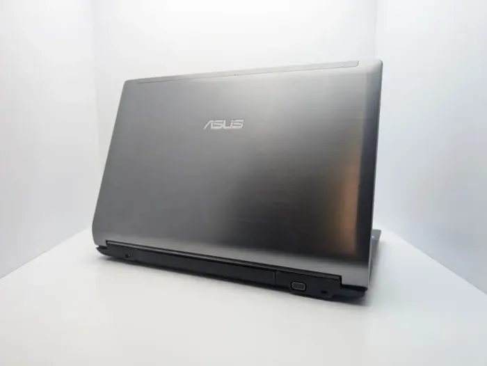 Ноутбук Asus N53Jn / 15.6" (1366x768) TN / Intel Core i5-450M (2 (4) ядра по 2.4 - 2.66 GHz) / 6 GB DDR3 / 500 GB HDD / nVidia GeForce GT 335M, 1 GB DDR3, 128-bit / WebCam б/в - зображення 8