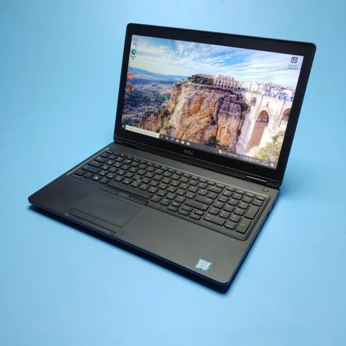 Ноутбук Dell Latitude 5580 / 15.6" (1366x768) TN / Intel Core i5-7440HQ (4 ядра по 2.8 - 3.8 GHz) / 16 GB DDR4 / 480 GB SSD / nVidia GeForce 940MX, 2 GB GDDR5, 64-bit / WebCam / Win 10 Pro б/в - зображення 2