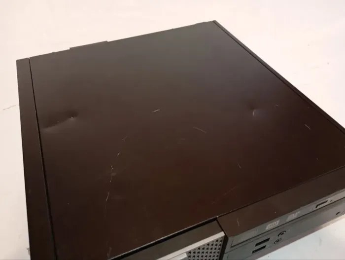 Комплект ПК Б-клас: Dell OptiPlex 3020 SFF / Intel Core i5-4590 (4 ядра по 3.3 - 3.7 GHz) / 8 GB DDR3 / 120 GB SSD / Intel HD Graphics 4600 + Монітор Dell Professional P2213t / 22" (1680x1050) TN / 1x DP, 1x DVI, 1x VGA, 3x USB 2.0 б/в - зображення 9