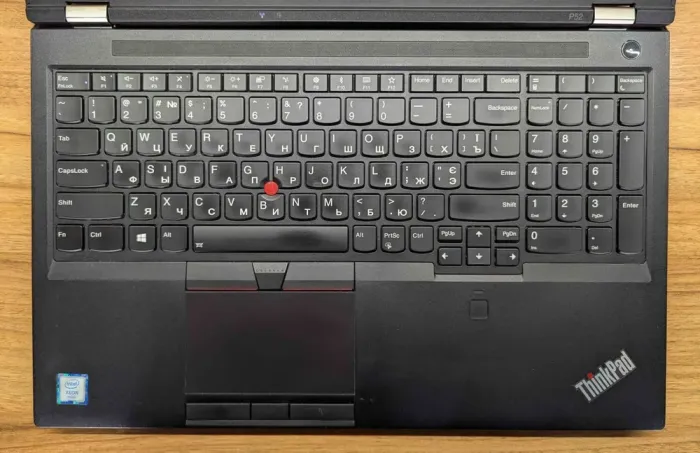 Мобільна робоча станція Б-клас Lenovo ThinkPad P52 / 15.6" (1920x1080) IPS / Intel Xeon E-2176M (6 (12) ядер по 2.7 - 4.4 GHz) / 32 GB DDR4 / 512 GB SSD / nVidia Quadro P2000, 4 GB GDDR5, 128-bit / WebCam / TouchID / Windows 10 б/в - зображення 3