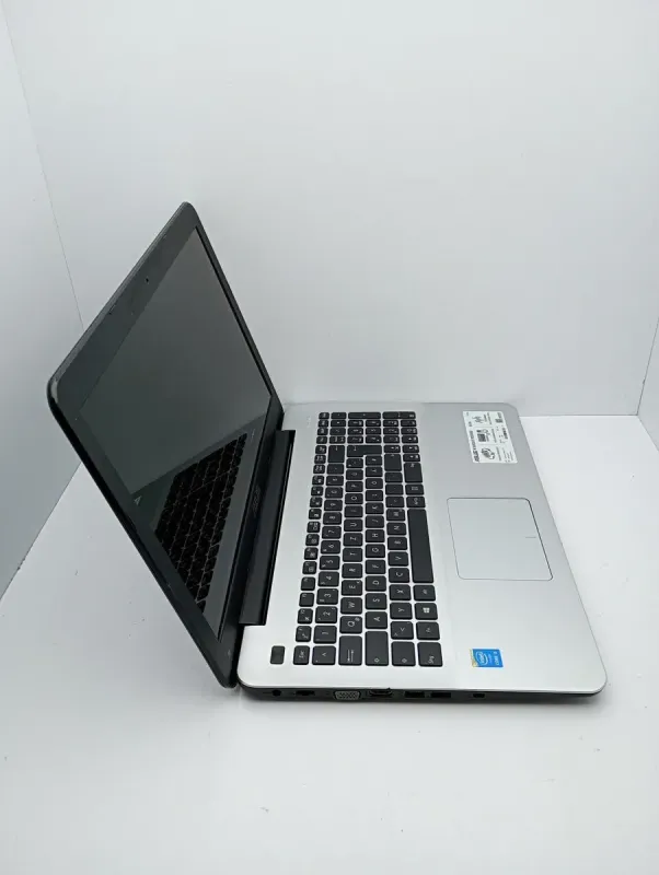 Ноутбук Asus R556l / 15.6" (1366x768) TN / Intel Core i3-4030U (2 (4) ядра по 1.9 GHz) / 8 GB DDR3 / 500 GB HDD / Intel HD Graphics 4400 / WebCam б/в - зображення 3