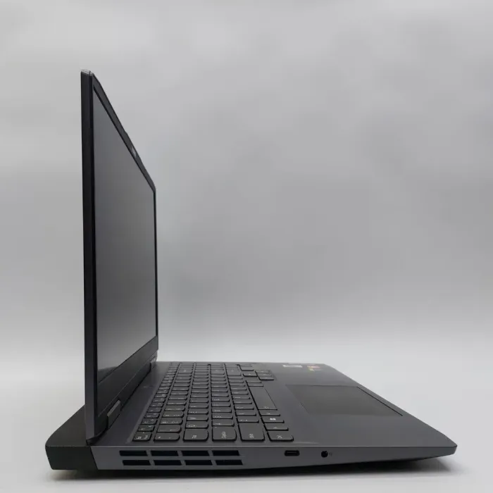 Ігровий ноутбук Lenovo LOQ / 15.6" (1920x1080) IPS / AMD Ryzen 7 7840HS (8 (16) ядер по 3.8 - 5.1 GHz) / 16 GB DDR5 / 512 GB SSD / nVidia GeForce RTX 4050, 6 GB GDDR6, 96-bit / WebCam б/в - зображення 4