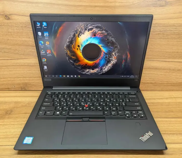 Ноутбук Б-клас Lenovo ThinkPad E490 / 14" (1920x1080) IPS / Intel Core i5-8265U (4 (8) ядра по 1.6 - 3.9 GHz) / 16 GB DDR4 / 480 GB SSD / Intel UHD Graphics 620 / WebCam / TouchID / Windows 10 б/в - зображення 2