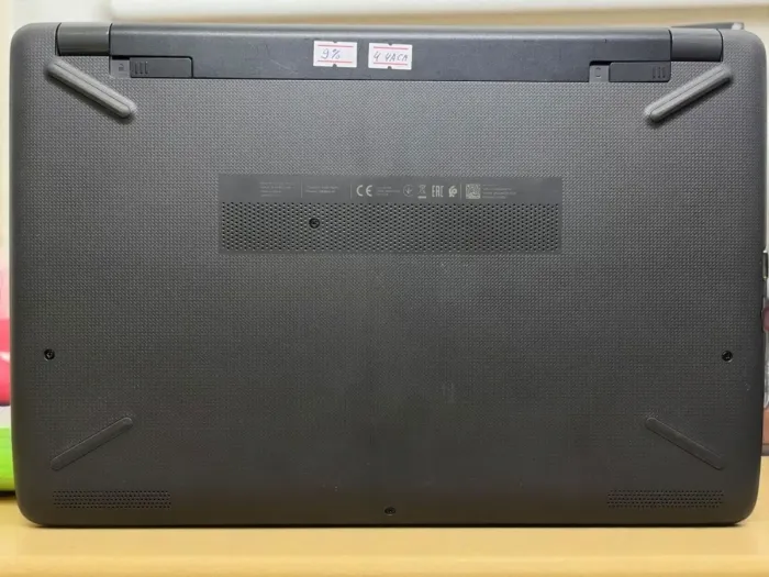 Ноутбук HP 250 G6 / 15.6" (1366х768) TN / Intel Core i3-7020U (2 (4) ядра по 2.3 GHz) / 8 GB DDR4 / 120 GB SSD / AMD Radeon R5 M330, 2 GB DDR3, 64-bit / WebCam б/в - изображение 5