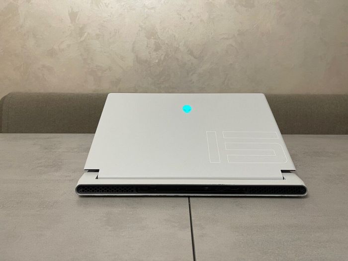 Ігровий ноутбук Dell Alienware 15 R2 / 17,3" (1920x1080) IPS / Intel Core i7-12700H (14 (20) ядер по 3,5 - 4,7 ГГц) / 32 ГБ DDR5 / 512 ГБ SSD / nVidia GeForce RTX 3080 Ti, 16 ГБ GDDR6, 256-біт / Веб-камера б/в - зображення 8