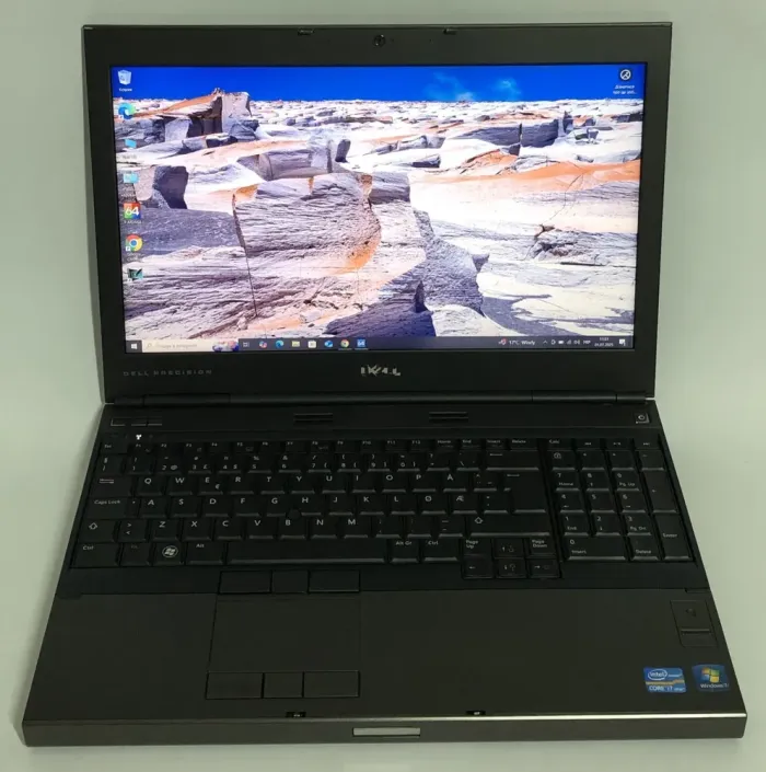 Мобільна робоча станція Б-клас Dell Precision M4600 / 15.6" (1920x1080) TN / Intel Core i7-2760QM (4 (8) ядра по 2.4 - 3.5 GHz) / 8 GB DDR3 / 256 GB SSD / nVidia Quadro 1000M, 2 GB GDDR3, 128-bit / WebCam / DVD-ROM б/в - зображення 2