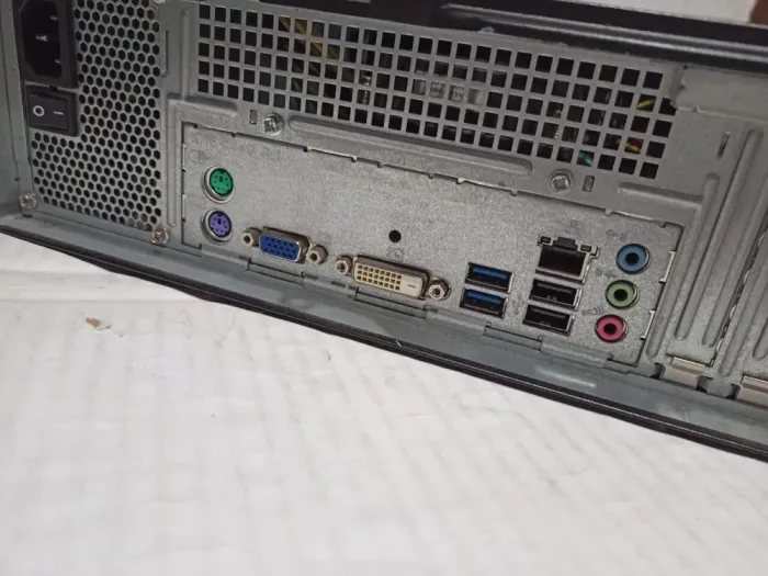 ПК Fujitsu Esprimo E420 E85+ SFF / Intel Core i3-4160 (2 (4) ядра по 3.6 GHz) / 8 GB DDR3 / 500 GB HDD / Intel HD Graphics 4400 б/в - зображення 3